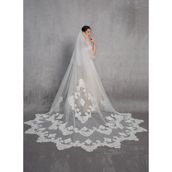 Two-tier Lace Applique Edge Cathedral Bridal Veils With Lace