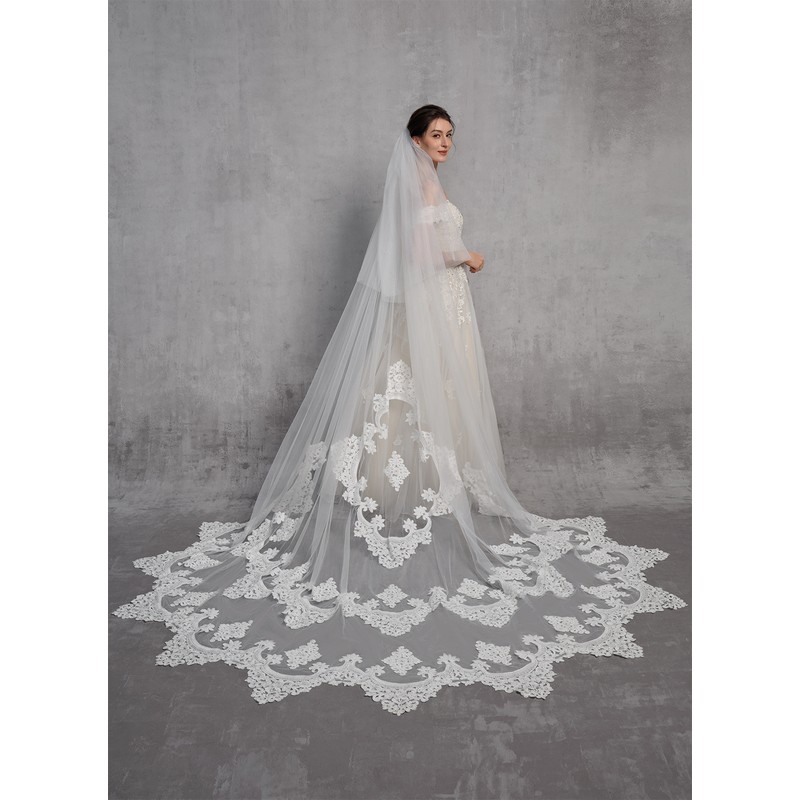 Two-tier Lace Applique Edge Cathedral Bridal Veils With Lace