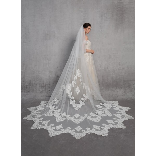 Two-tier Lace Applique Edge Cathedral Bridal Veils With Lace