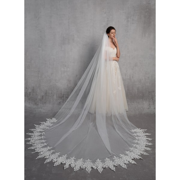 One-tier Lace Applique Edge Elbow Bridal Veils With Lace