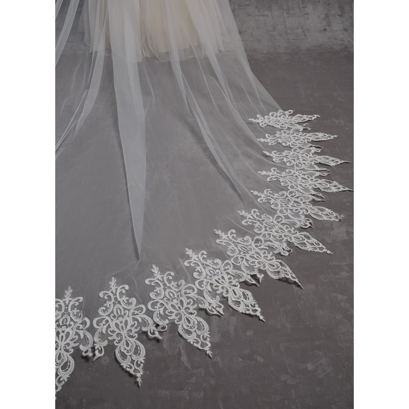 One-tier Lace Applique Edge Elbow Bridal Veils With Lace