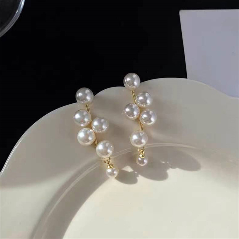 Elegant/Fashionable/Classic Alloy With Round Imitation Pearls Earrings