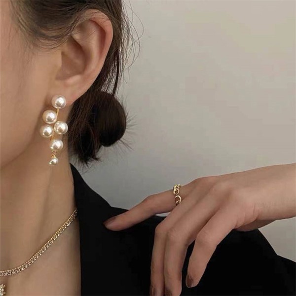 Elegant/Fashionable/Classic Alloy With Round Imitation Pearls Earrings