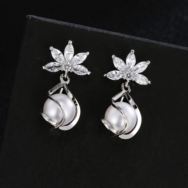 Ladies' Gorgeous/Exquisite/Fancy Alloy With Irregular Cubic Zirconia Earrings