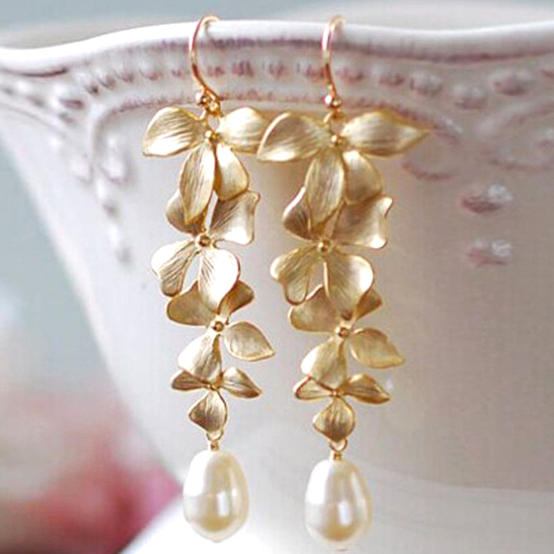 Ladies' Elegant/Beautiful/Classic Alloy With Irregular Pearl Earrings