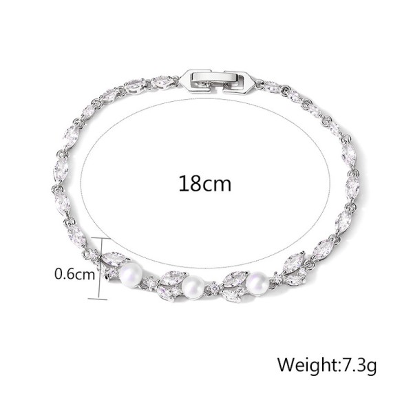 Ladies'/Couples' Elegant/Beautiful/Fashionable/Classic/Simple Alloy With Irregular Cubic Zirconia Bracelets