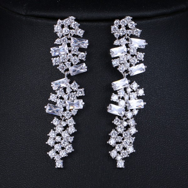 Ladies'/Couples' Elegant/Beautiful/Fashionable/Classic/Simple Alloy With Irregular Cubic Zirconia Earrings