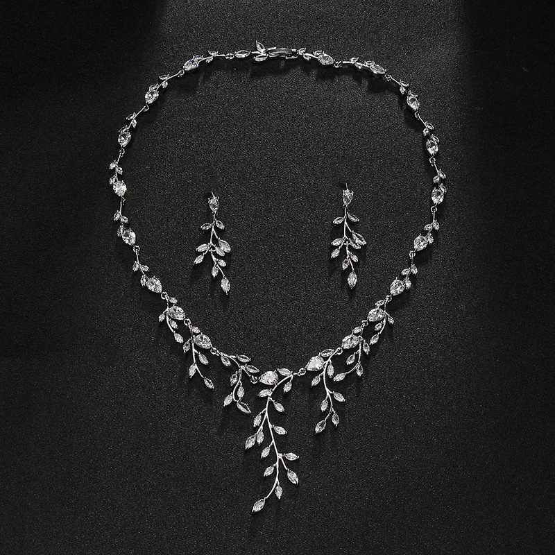 Ladies'/Couples' Elegant/Beautiful/Fashionable/Classic/Simple Alloy Rhinestone Jewelry Sets