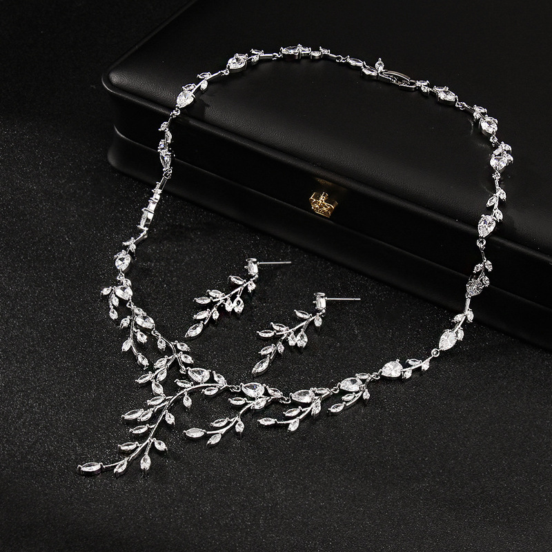 Ladies'/Couples' Elegant/Beautiful/Fashionable/Classic/Simple Alloy Rhinestone Jewelry Sets