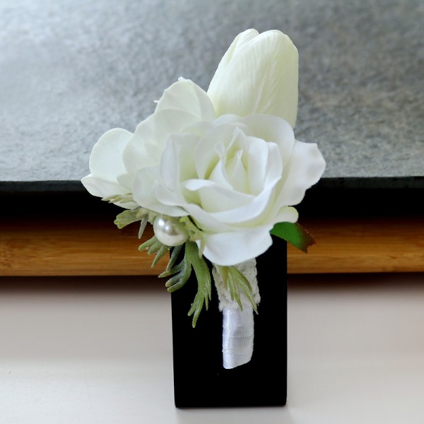 Elegant/Fascinating/Dreamlike Free-Form Silk Flower Boutonniere -