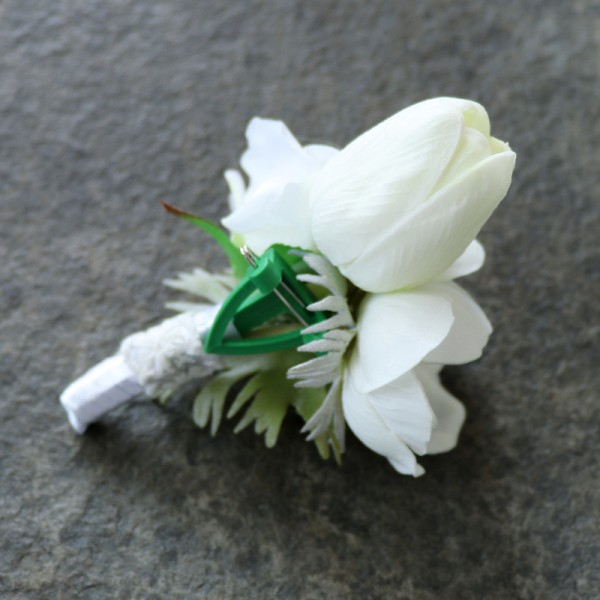 Elegant/Fascinating/Dreamlike Free-Form Silk Flower Boutonniere -