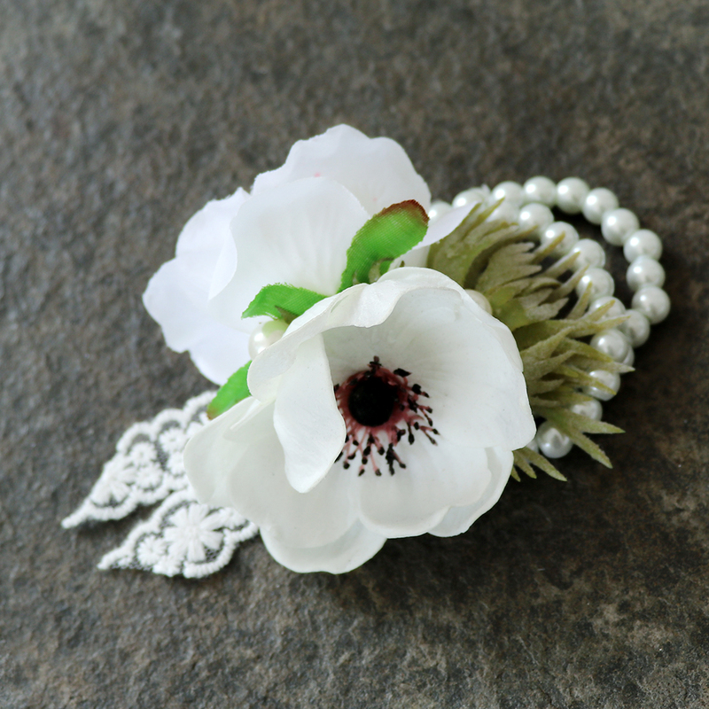 Elegant/Fascinating/Dreamlike Free-Form Silk Flower Wrist Corsage -