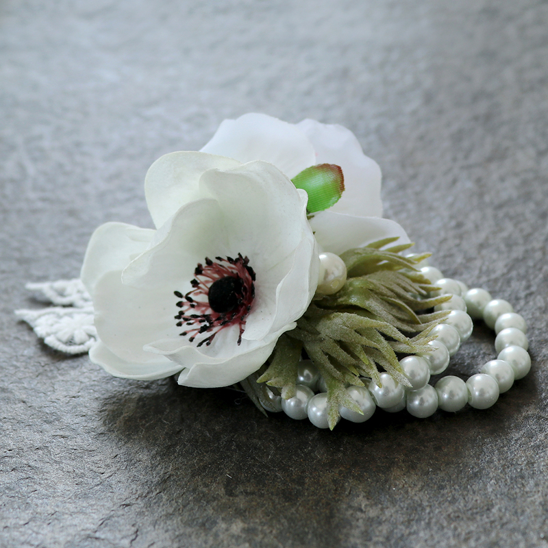 Elegant/Fascinating/Dreamlike Free-Form Silk Flower Wrist Corsage -