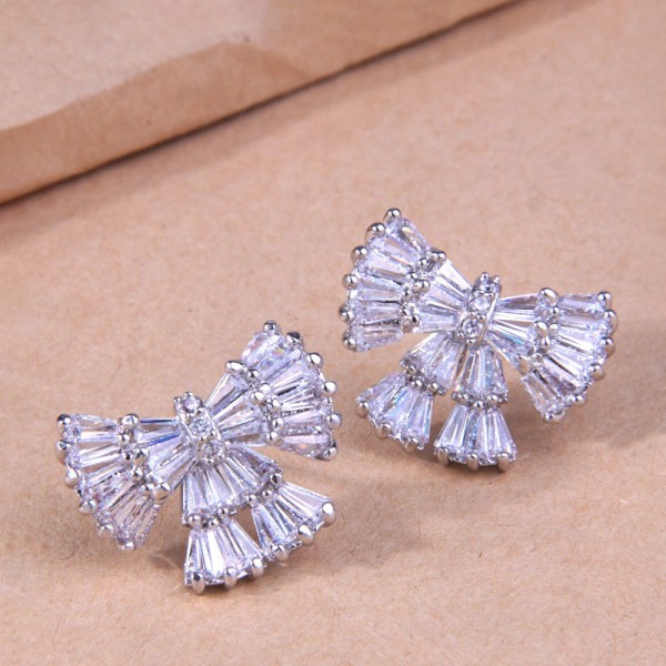 Elegant/Beautiful/Classic/Pretty/Attractive Alloy With Irregular Cubic Zirconia Earrings