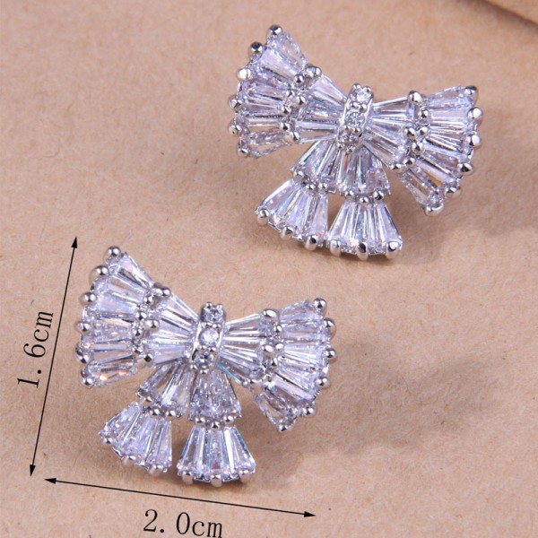 Elegant/Beautiful/Classic/Pretty/Attractive Alloy With Irregular Cubic Zirconia Earrings