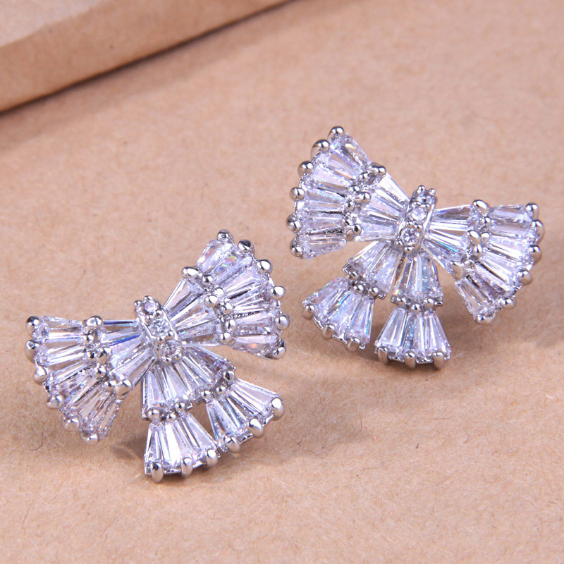 Elegant/Beautiful/Classic/Pretty/Attractive Alloy With Irregular Cubic Zirconia Earrings