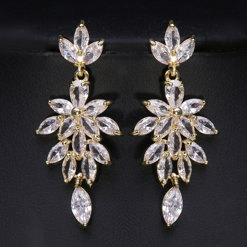 Ladies' Elegant/Beautiful/Classic/Pretty/Attractive Alloy With Oval Rhinestone Earrings