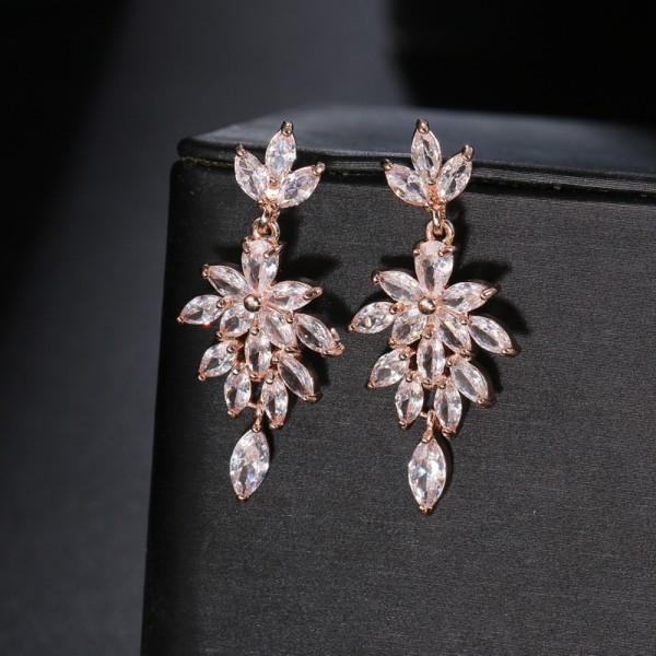 Ladies' Elegant/Beautiful/Classic/Pretty/Attractive Alloy With Oval Rhinestone Earrings