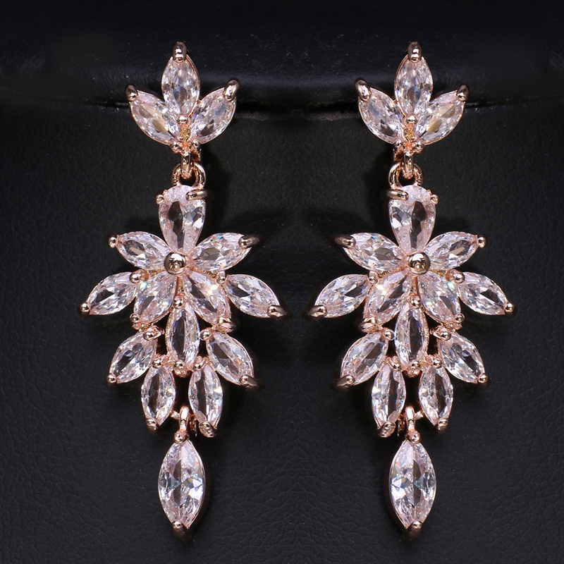 Ladies' Elegant/Beautiful/Classic/Pretty/Attractive Alloy With Oval Rhinestone Earrings