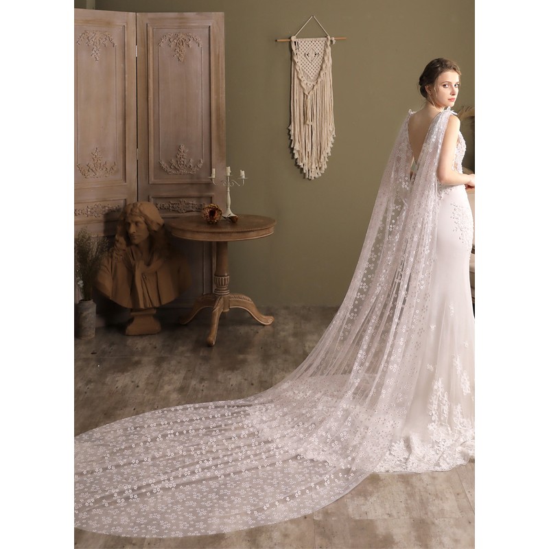 One-tier Cut Edge Cathedral Bridal Veils With Lace