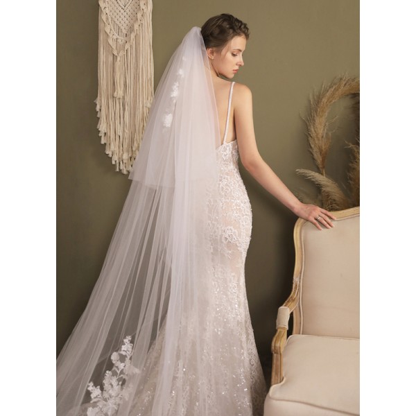 Two-tier Lace Applique Edge Cathedral Bridal Veils With Lace