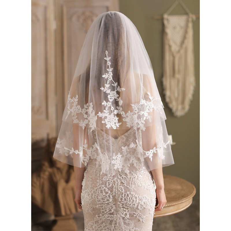 Two-tier Cut Edge Fingertip Bridal Veils With Lace