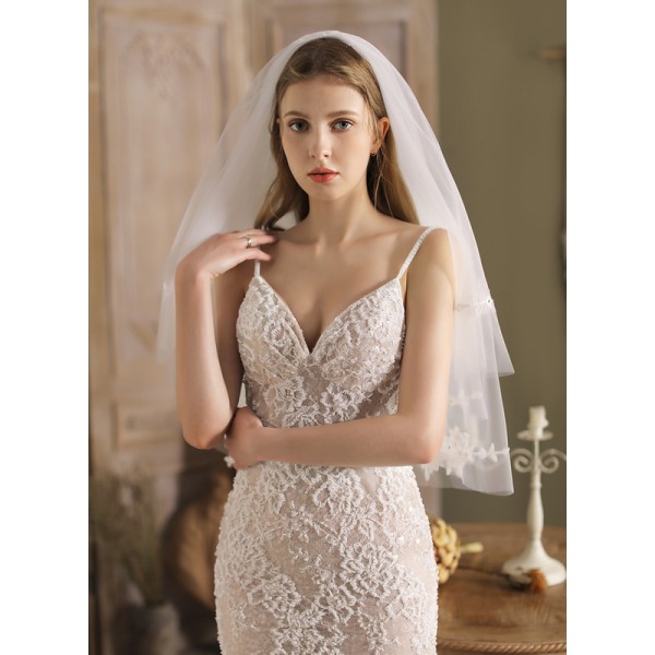 Two-tier Cut Edge Fingertip Bridal Veils With Lace