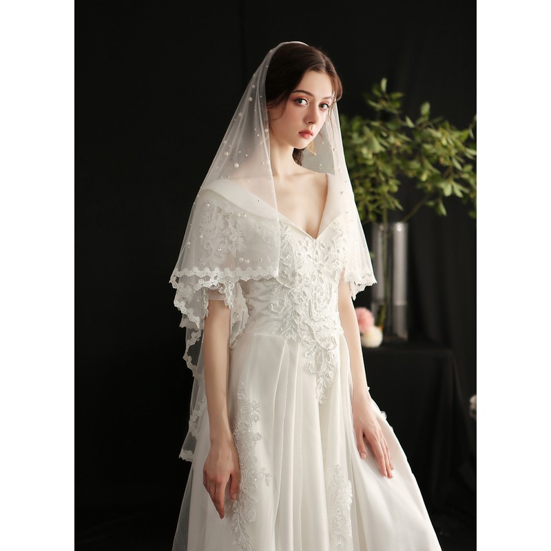 Two-tier Lace Applique Edge Fingertip Bridal Veils With Beading