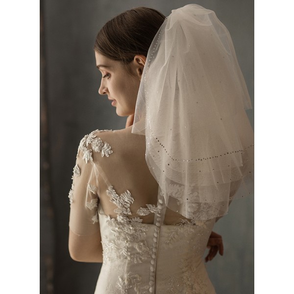 Five-tier Cut Edge Shoulder Veils With Rhinestones