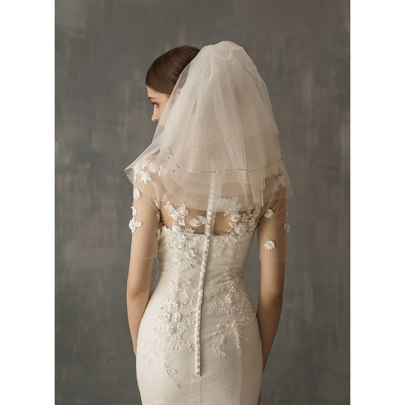 Five-tier Cut Edge Shoulder Veils With Rhinestones