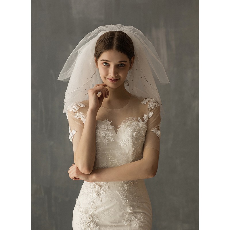 Five-tier Cut Edge Shoulder Veils With Rhinestones