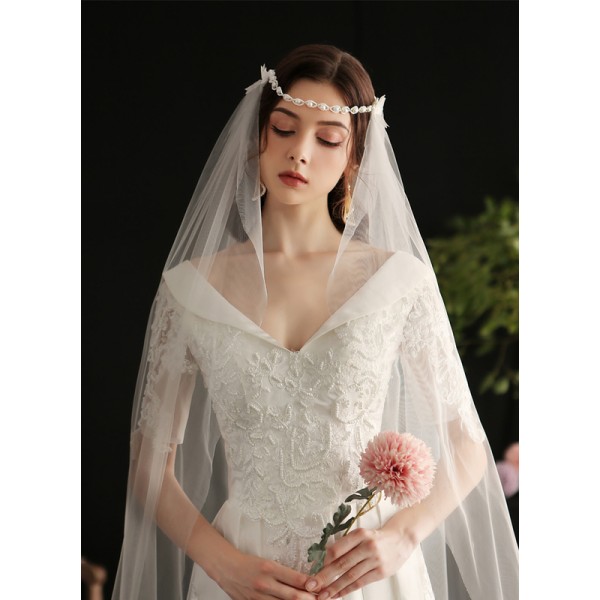 One-tier Cut Edge Cathedral Bridal Veils With Lace