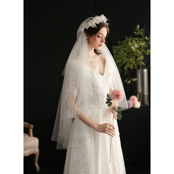 One-tier Cut Edge Fingertip Bridal Veils With Lace