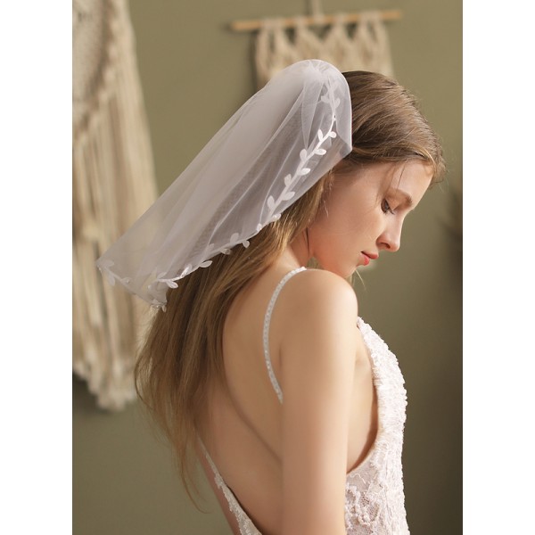 Two-tier Lace Applique Edge Shoulder Veils With Lace