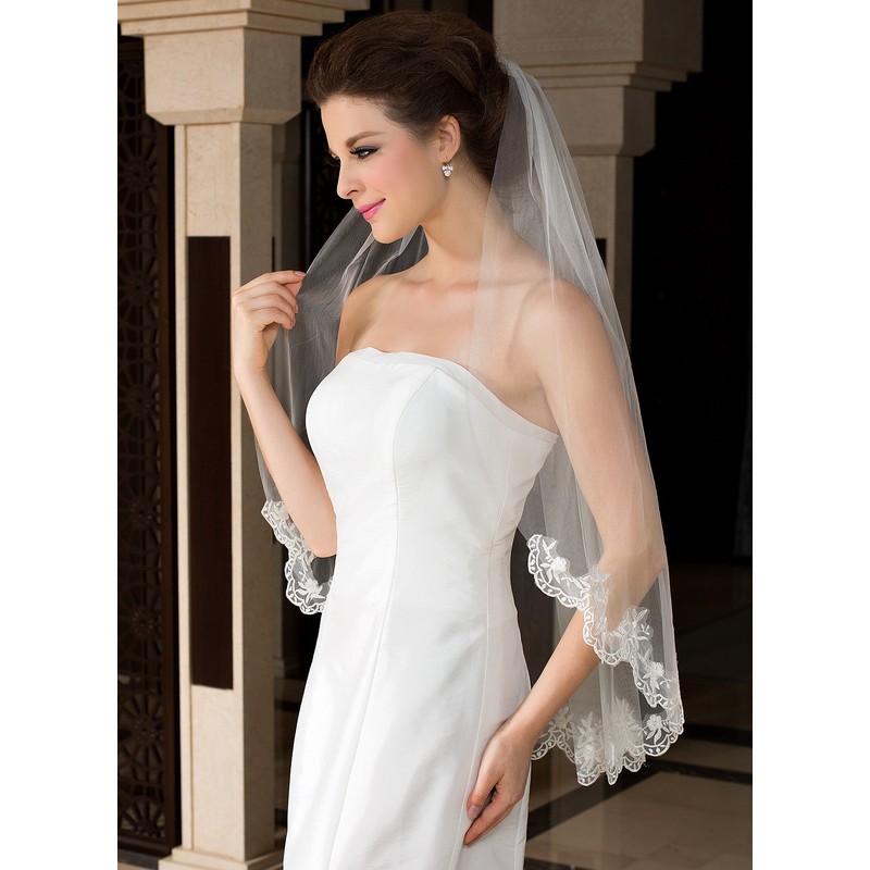 One-tier Lace Applique Edge Fingertip Bridal Veils With Lace