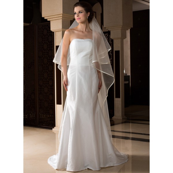 One-tier Satin Edge Chapel Bridal Veils With Ribbon