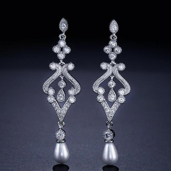 Ladies' Luxurious Alloy With Irregular Pearl Earrings